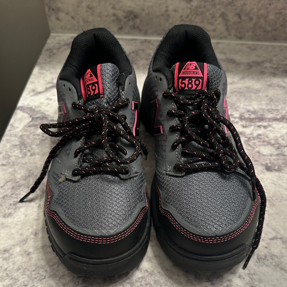 New Balance Industrial 589 REV Lite Womens Size 6 Composite Toe Safety Shoes